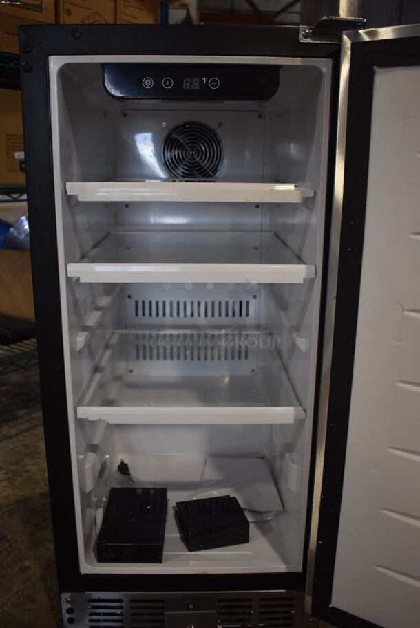 BRAND NEW SCRATCH AND DENT! KoolMore KM-BIR3C-SS Stainless Steel Commercial Single Door Cooler. 115 Volts, 1 Phase. Tested and Working! - Image 4 of 7