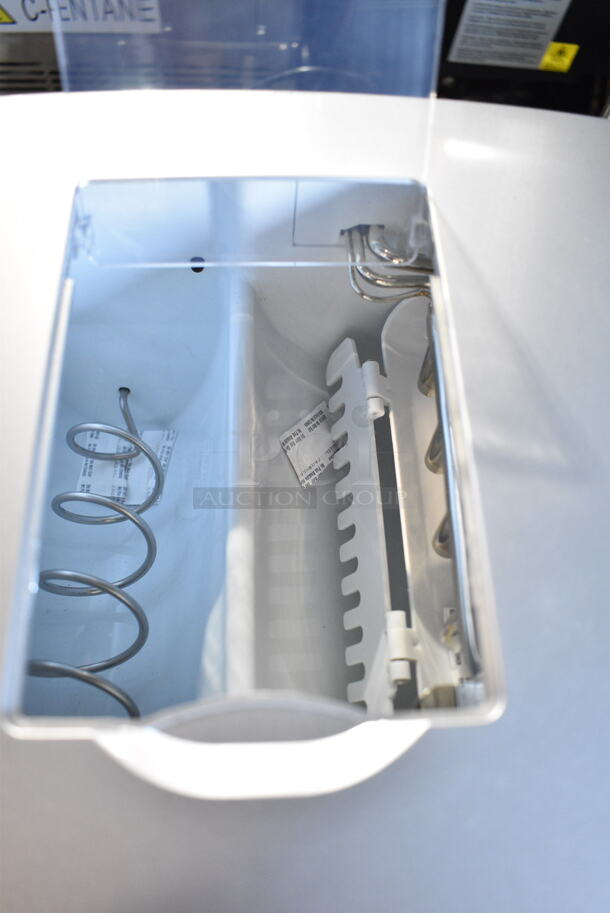 BRAND NEW SCRATCH AND DENT! Whynter IDC-221SC Countertop Direct Connection 26lb per day Ice Maker and Water Dispenser – Silver. 115 Volts, 1 Phase. Tested and Working! - Image 4 of 5
