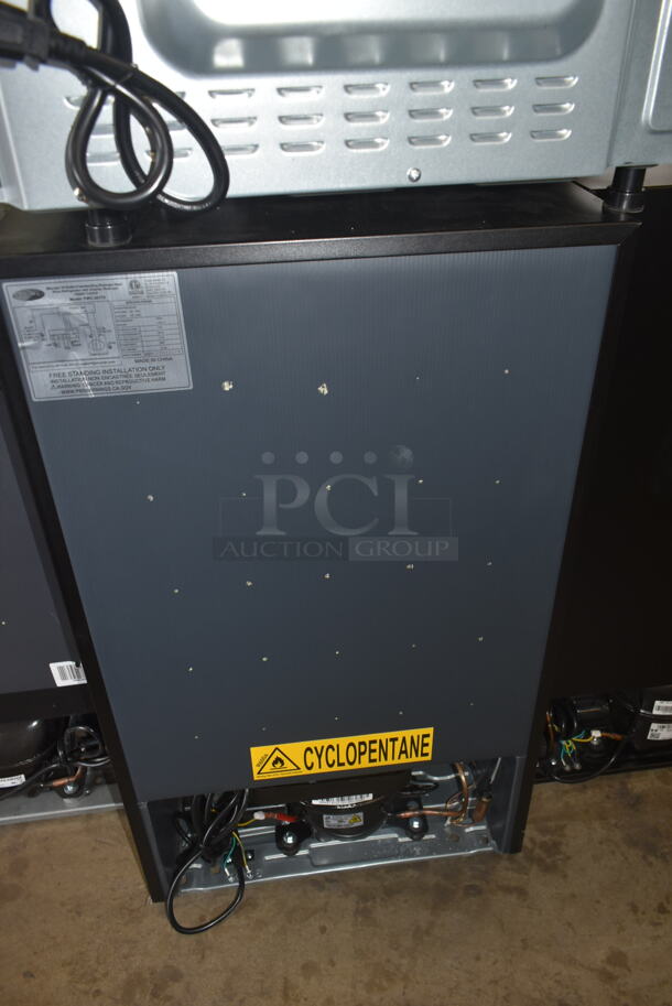 BRAND NEW SCRATCH AND DENT! Whynter FWC-341TS 34 Bottle Freestanding Stainless Steel Wine Refrigerator Merchandiser with Display Shelf and Digital Control. 115 Volts, 1 Phase. Tested and Working! - Image 5 of 6