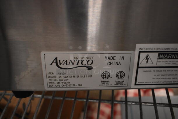 BRAND NEW SCRATCH AND DENT! Avantco 177F200 Stainless Steel 15 lb. Medium-Duty Electric Countertop Fryer w/ Metal Fry Basket and Lid. 208-240 Volts, 1 Phase.  - Image 6 of 6
