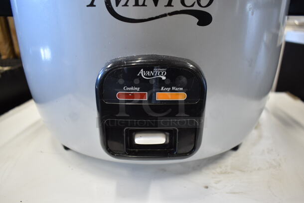 Avantco 177RCA46 Metal Countertop Rice Cooker. 120 Volts, 1 Phase. Tested and Working! - Image 4 of 9