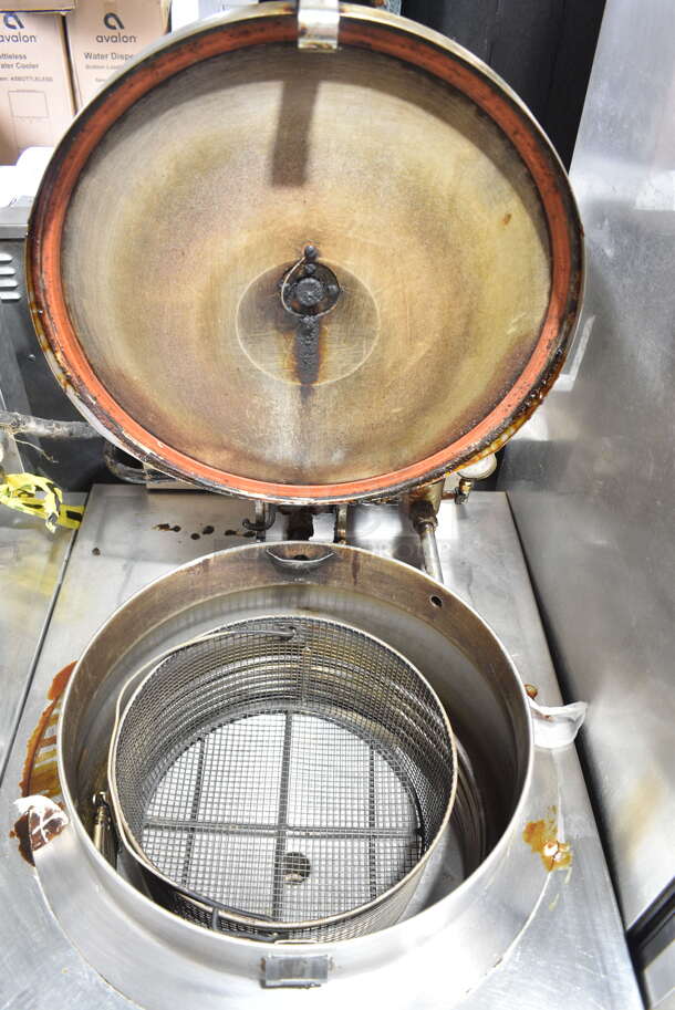BKI FKM-F Stainless Steel Commercial Floor Style Pressure Fryer on Commercial Casters. 208 Volts, 3 Phase.  - Image 4 of 8