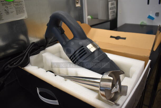 BRAND NEW SCRATCH AND DENT! AvaMix 928IBHD14 Stainless Steel Commercial 14" Shaft Immersion Blender. 120 Volts, 1 Phase. Tested and Working! - Image 4 of 8