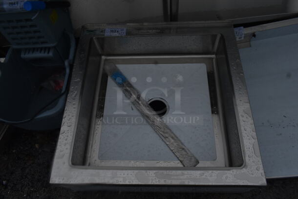 BRAND NEW SCRATCH AND DENT! Regency 600SM24246 16-Gauge Stainless Steel One Compartment Floor Mop Sink - 24" x 24" x 6" Bowl - Image 3 of 4
