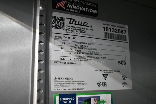 2021 True T-35-HC Stainless Steel Commercial 2 Door Reach In Cooler w/ Poly Coated Racks on Commercial Casters. 115 Volts, 1 Phase. Tested and Working! - Image 6 of 6
