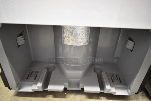BRAND NEW SCRATCH AND DENT! Whynter RPD-311DW 30 Pint Dehumidifier. 115 Volts, 1 Phase. Tested and Working! - Image 5 of 6