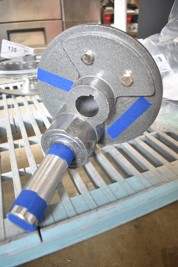 BRAND NEW SCRATCH AND DENT! Avantco 177MX40HPLNTY Mixing Axle Assembly for MX40H, MX40SHKIT, and MX40MGKIT - Image 4 of 5