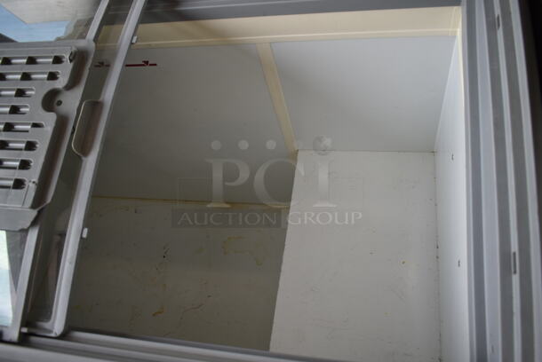 AHT RIO S 125 Metal Commercial Ice Cream Treat Freezer Merchandiser on Commercial Casters. 120 Volts, 1 Phase. Tested and Working! - Image 3 of 12