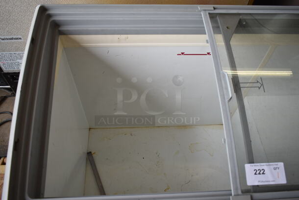 AHT RIO S 125 Metal Commercial Ice Cream Treat Freezer Merchandiser on Commercial Casters. 120 Volts, 1 Phase. Tested and Working! - Image 4 of 12