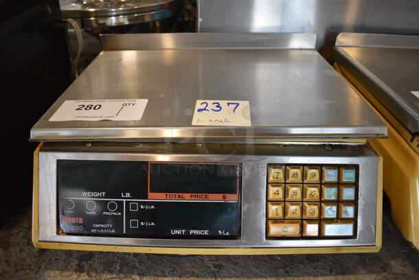 Kubota Model LA-230 Metal Commercial Countertop 30 Pound Capacity Food Portioning Scale. 15x15x7. Tested and Working!