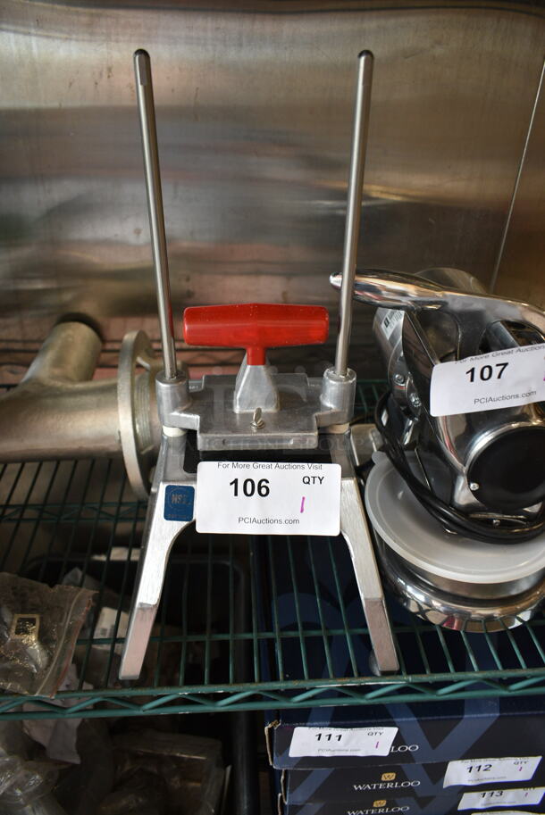 BRAND NEW SCRATCH AND DENT! Vollrath 15007 Redco InstaCut 3.5 10 Section Fruit and Vegetable Wedger - Image 2 of 6