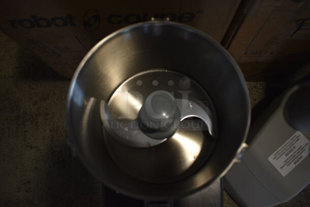 BRAND NEW SCRATCH AND DENT! Robot Coupe Model R 301 U Series D Metal Commercial Countertop Food Processor w/ Bowl, Lid, S Blade, Slicing Blade, Grating Blades and Continuous Feed Head Attachment. 120 Volts, 1 Phase. 8x12x17. 8.5x13x14. Tested and Working! - Image 5 of 9