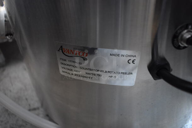 BRAND NEW! Avantco 177PPC22 Stainless Steel Commercial Countertop 22 Pound Capacity Potato Peeler. 120 Volts, 1 Phase. 24x22x27. Tested and Working! - Image 6 of 6