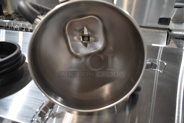BRAND NEW SCRATCH AND DENT! AvaMix Stainless Steel 1 Gallon Blender Jar / Blender Pitcher w/ 2 Handles.  - Image 4 of 4
