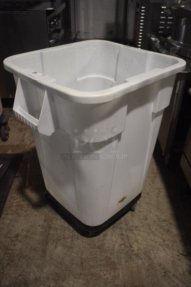 Trash Can In White on Wheels  - Image 3 of 5