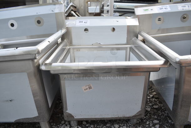 BRAND NEW SCRATCH AND DENT! Steelton 522CS11818N 23 1/2" 18-Gauge Stainless Steel One Compartment Commercial Sink without Drainboard - 18" x 18" x 12" Bowl  - Image 3 of 6