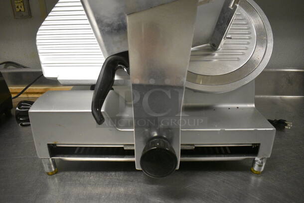 Avantco SL300C Stainless Steel Commercial Countertop Automatic Meat Slicer / Blade Sharpener. 110-120 Volts, 1 Phase. 24x20x19. Item Was in Working Condition on Last Day of Business. (kitchen) - Image 4 of 10
