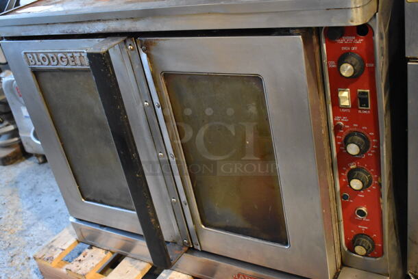Blodgett Mark V Stainless Steel Commercial Electric Powered Full Size Convection Oven w/ View Through Doors, Metal Oven Racks and Thermostatic Controls. 208-250 Volts. 39x40x29 - Image 2 of 6