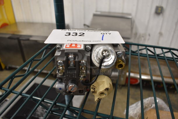 Robertshaw 700BMVR Metal Unit. 4x4.5x3 - Image 1 of 5