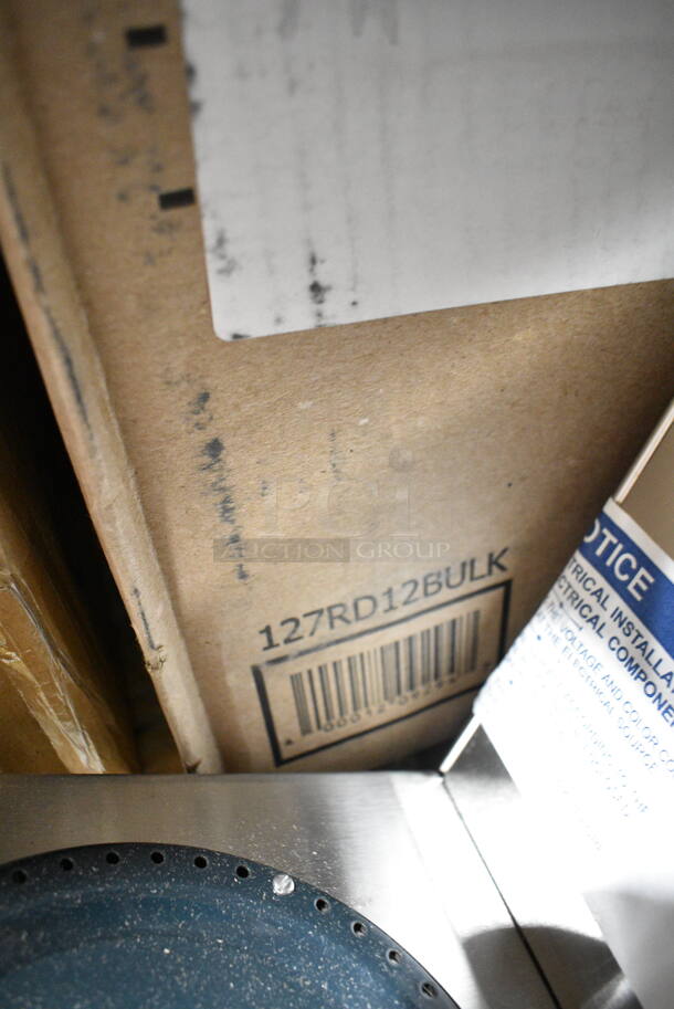PALLET LOT of 21 BRAND NEW Boxes Including 127RD12BULK Choice 12 oz. Customizable Microwavable Translucent Round Deli Container - 500/Case, 760IC06G Choice 6 oz. Green Paper Frozen Yogurt / Food Cup - 1000/Case, CH12DEF Dart ClearPac SafeSeal 12 oz. Tamper-Resistant, Tamper-Evident Hinged Container with Flat Lid - 200/Case, Choice 1.5 oz Portion Cups, 2 Box 500TW7 Choice 7 oz. Translucent Thin Wall Plastic Cold Cup - 2500/Case, 2 Lavex Black Slim Jim Trash Cans, 65602134 Polar Pak 2134 12" x 8" x 4" Jumbo Clear Hinged Deep Takeout Container - 150/Case, 6140203002CL Pitco 60203002-CL Vlv,Gas Bmvr Lp 10.0 W.C., 6962BLK, Noble Gloves, 2 Box 129MCS38B Choice 38 oz. Black Rectangular Microwavable Heavy Weight Container with Lid 8 3/4" x 6 1/4" x 2" - 150/Case, Choice 3.25 oz Portion Cup Lids, 922485 Vollrath 485 Replacement 1/4" Blade Assembly for 403N Redco Lettuce King I Vegetable Shredder and Slicer, 600DT1 Regency Twist Handle Waste Valve - 3 1/2" Sink Opening. 21 Times Your Bid! - Image 2 of 12