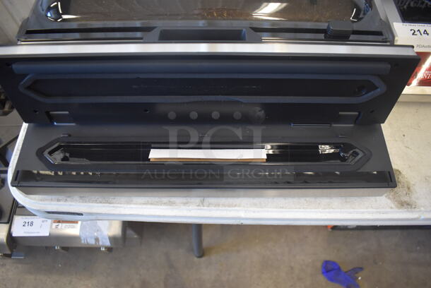 BRAND NEW SCRATCH AND DENT! Vacpak-it 186VME16SS Stainless Steel Countertop External Vacuum Sealer. 120 Volts, 1 Phase. 19x12x7. Tested and Working! - Image 5 of 7