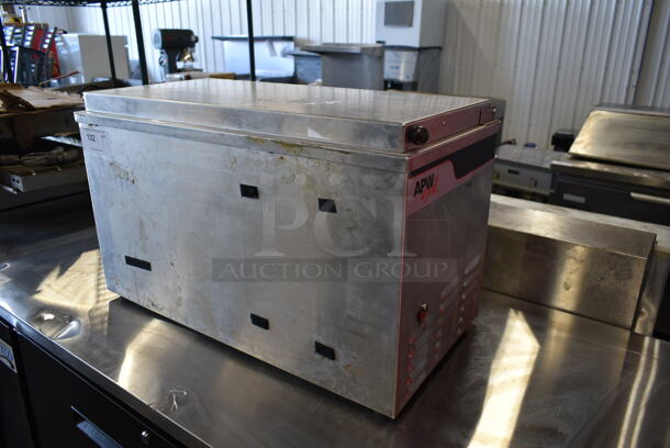 APW Wyott CTCW-43 Stainless Steel Commercial Countertop Cold Food Well. 120 Volts, 1 Phase. Tested and Powers On But Does Not Get Cold
 - Image 2 of 7