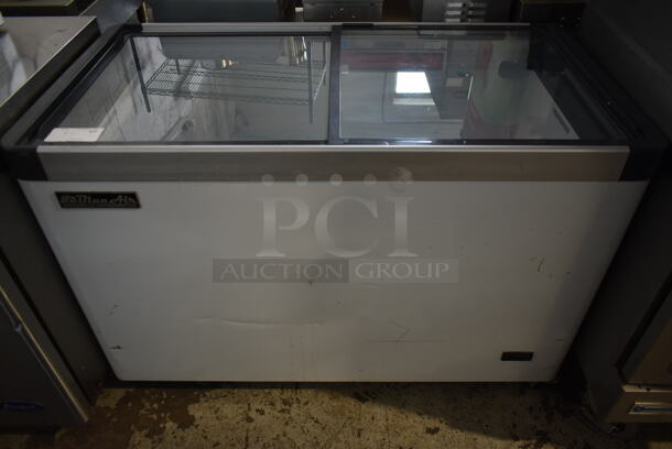 Blue Air BACF15 Metal Commercial Chest Freezer Merchandiser. 115 Volts, 1 Phase. Tested and Working!