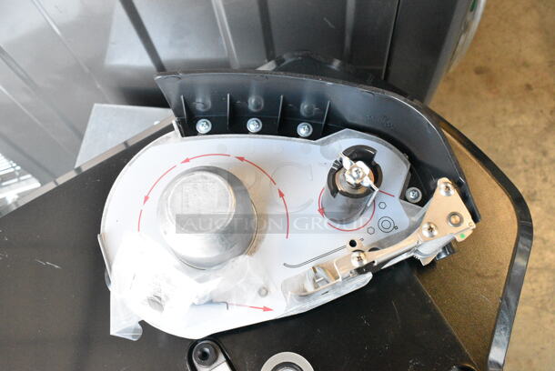 BRAND NEW SCRATCH AND DENT! Hobart HTi Metal Countertop Scale. 120/208-240 Volts, 1 Phase. Tested and Working! - Image 5 of 7