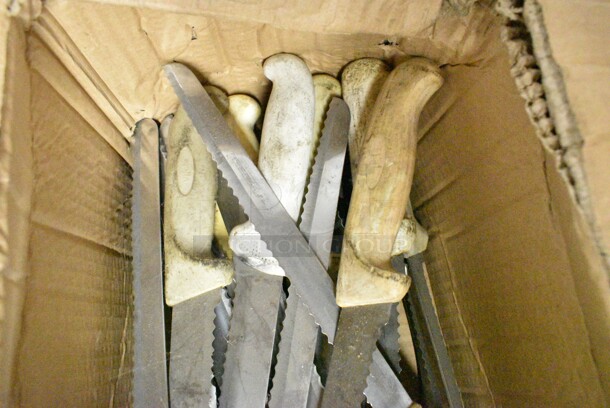 32 SHARPENED Stainless Steel Knives Including Serrated Bread Knives. 32 Times Your Bid!  - Image 3 of 6