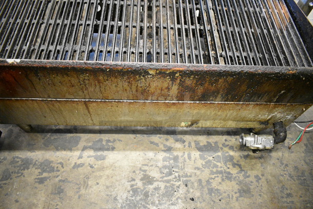 Star Max Stainless Steel Commercial Countertop Natural Gas Powered Charbroiler Grill. - Image 6 of 8