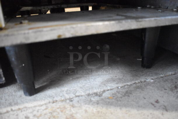 Dean SR42GNS Commercial Stainless Steel  Natural Gas Fryer. BTU 1050 - Image 7 of 7