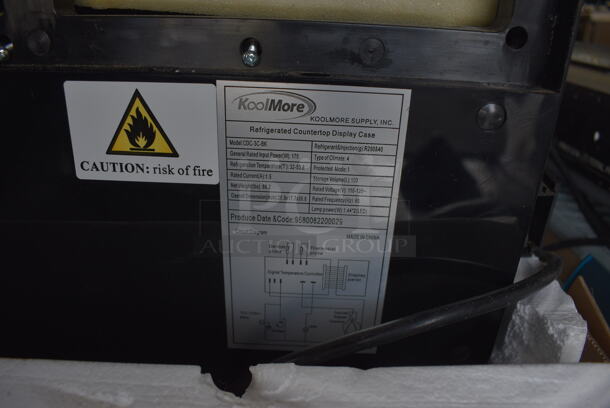 BRAND NEW SCRATCH AND DENT! KoolMore CDC-3C-BK Metal Commercial Countertop Refrigerated Display Case Merchandiser. 110-120 Volts, 1 Phase. 28x18x27. Tested and Powers On But Parts Do Not Move - Image 6 of 7