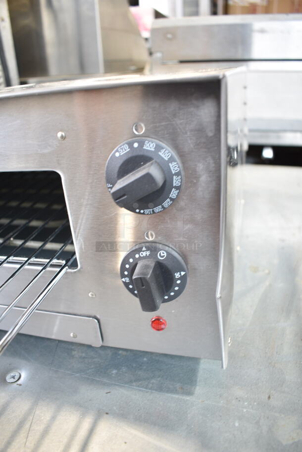 BRAND NEW SCRATCH AND DENT! Avantco 177CPO16TSGL Stainless Steel Countertop Pizza / Snack Oven with Adjustable Thermostatic Control and Glass Door. 120 Volts, 1 Phase. Tested and Working! - Image 5 of 6