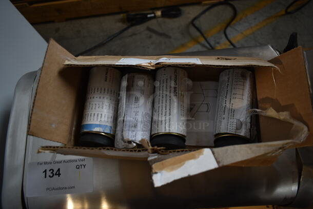 BRAND NEW SCRATCH AND DENT! Hobart 4822 Stainless Steel Commercial Countertop Power Hub for Meat Grinder. 120 Volts, 1 Phase. Tested and Working! - Image 5 of 6