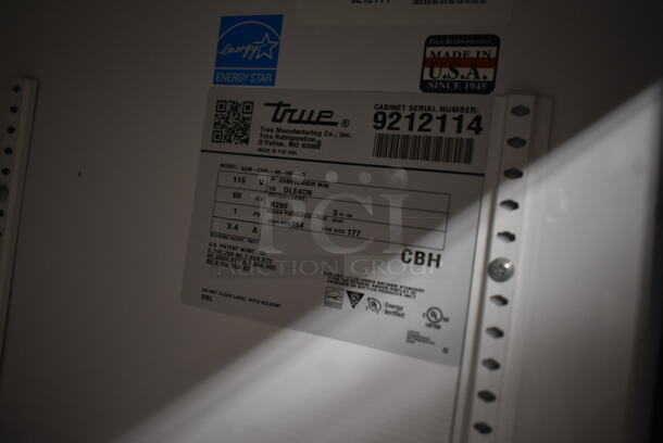 2019 True GDM-41SL-48-HC-LD Metal Commercial 2 Door Reach In Cooler Merchandiser w/ Poly Coated Racks. 115 Volts, 1 Phase. Tested and Working! - Image 7 of 7