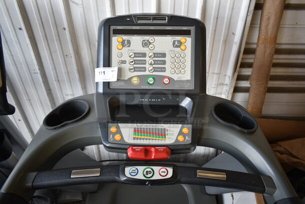 Matrix Ultimate Deck Commercial Floor Style Treadmill. Tested and Working! - Image 4 of 5