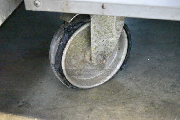 Alto Shaam 750-TH/II/DELUXE Halo Heat Stainless Steel Commercial Cook N Hold Cabinet on Commercial Casters. 208-240 Volts. - Image 3 of 11