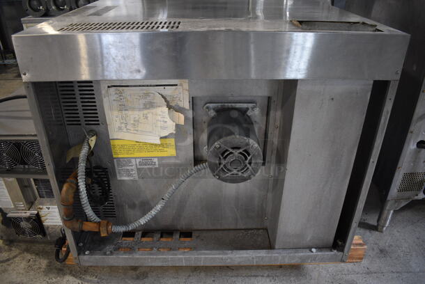 Baker's Pride Stainless Steel Commercial Natural Gas Powered Full Size Convection Oven w/ View Through Doors, Metal Oven Racks and Thermostatic Controls. 39x39x36 - Image 6 of 6