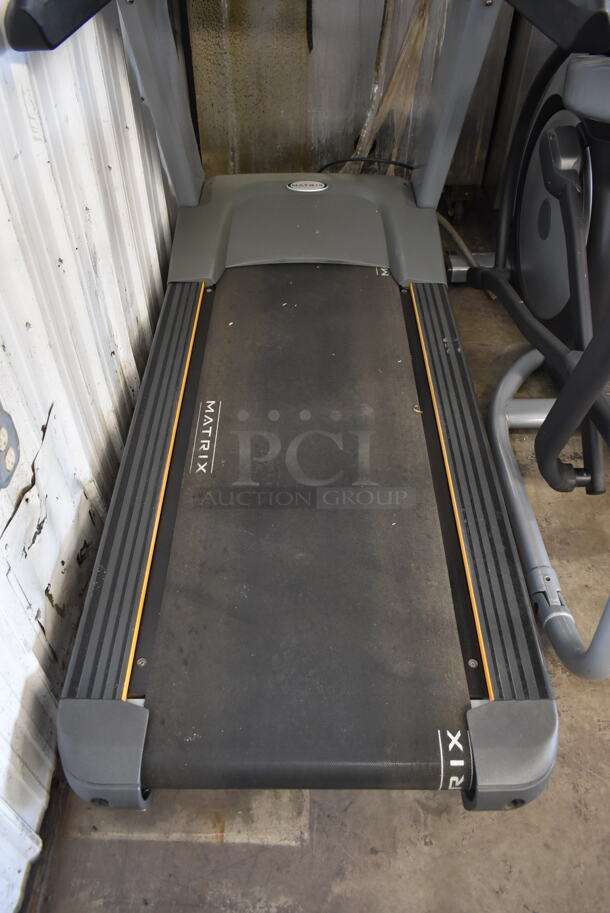 Matrix Ultimate Deck Commercial Floor Style Treadmill. Tested and Working! - Image 3 of 5