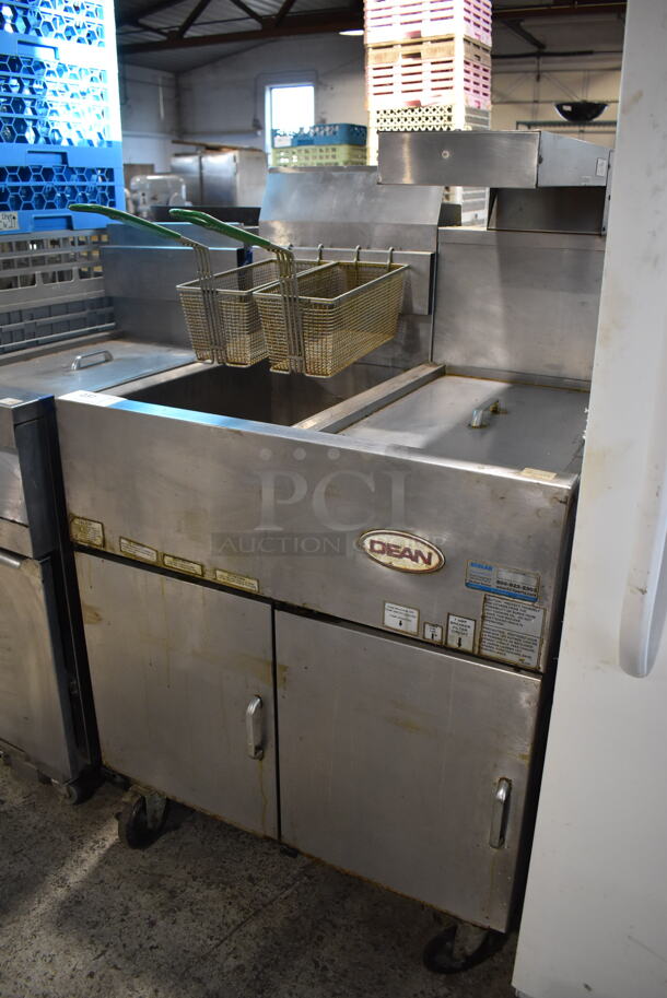Dean SM40GMS Stainless Steel Commercial Natural Gas Powered Single Bay Deep Fat Fryer w/ 2 Metal Fry Baskets, Lid, Right Side Dumping Station on Commercial Casters. 105,000 BTU. 31x30x51 - Image 2 of 10