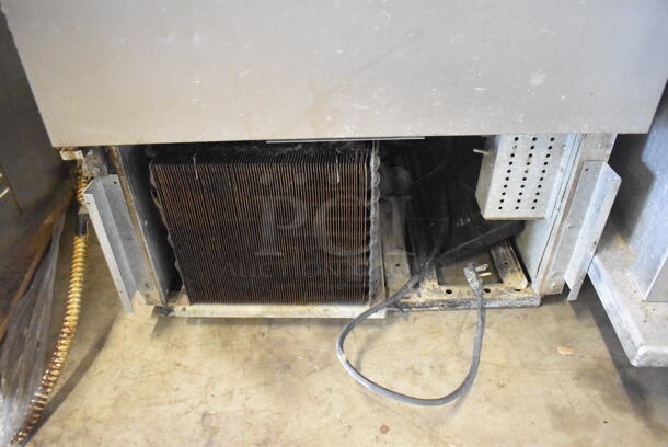 True T-23 Stainless Steel Commercial Single Door Reach In Cooler w/ Metal Pan Rack. 115 Volts, 1 Phase. 27x30x79. Tested and Working! - Image 6 of 6