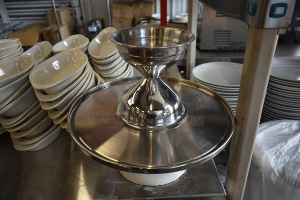 ALL ONE MONEY! Lot of Various Plates and 2 Cake Stand - Image 5 of 5