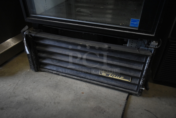True GDM-26 ENERGY STAR Metal Commercial Single Door Reach In Cooler Merchandiser w/ Poly Coated Racks. 115 Volts, 1 Phase. Tested and Working! - Image 2 of 7