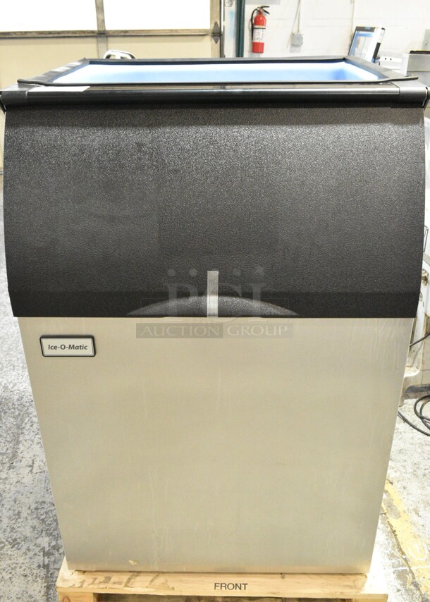 BRAND NEW SCRATCH AND DENT! 2022 Ice-O-Matic B55PSC Metal Commercial Ice Storage Bin - 510 lb. - Image 2 of 9