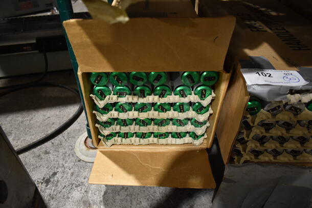 Box of 30 BRAND NEW Philips F20T12/CW Fluorescent Tube Lights.  - Image 1 of 4