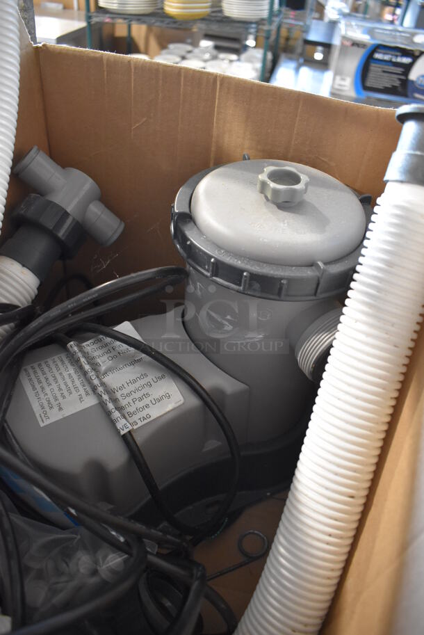 ALL ONE MONEY! Lot of Pump, Hose and Roll of Towels - Image 3 of 4