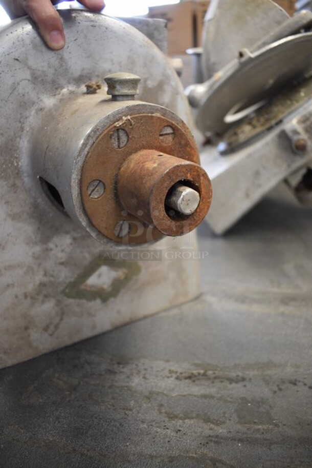 Metal Commercial Pelican Head w/ Grating Blade. Missing Front Piece. 11x8x12. - Image 4 of 4