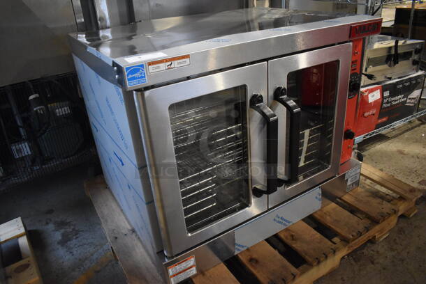 BRAND NEW SCRATCH AND DENT! LATE MODEL! Vulcan VC4GD-11D150K ENERGY STAR Stainless Steel Commercial Natural Gas Powered Powered Full Size Convection Oven w/ View Through Doors, Metal Oven Racks and Thermostatic Controls. 40x32x31.5. Tested and Working! - Image 2 of 7