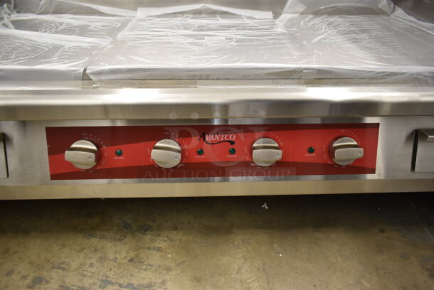 BRAND NEW SCRATCH AND DENT! Avantco 177EG48N Stainless Steel Commercial Countertop Electric Powered Flat Top Griddle. 208/240 Volts, 1 Phase.  - Image 3 of 4