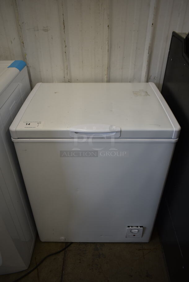 Criterion 453-5418 Metal Chest Freezer. 115 Volts, 1 Phase. Tested and Powers On But Does Not Get Cold